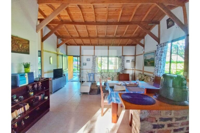 Vende casa campestre Villeta, UrbanLex área 2.460m2 $450Millones