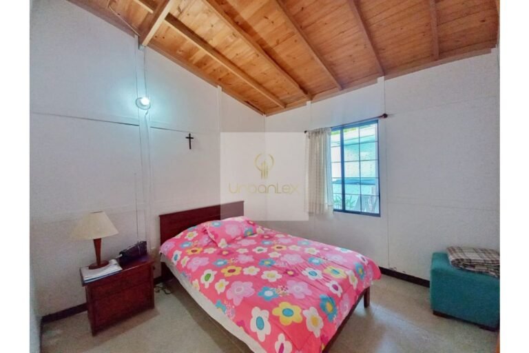 Vende casa campestre Villeta, UrbanLex área 2.460m2 $450Millones