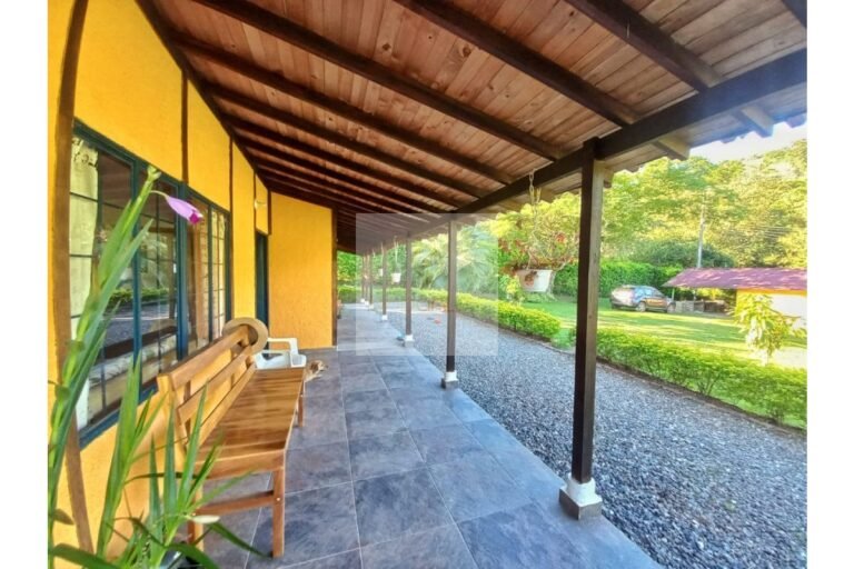 Vende casa campestre Villeta, UrbanLex área 2.460m2 $450Millones