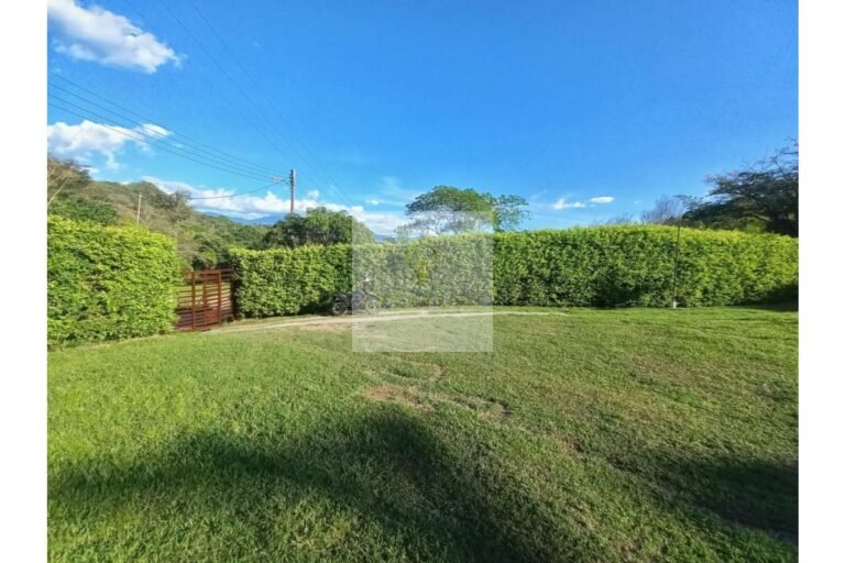 Vende casa campestre Villeta, UrbanLex área 2.460m2 $450Millones