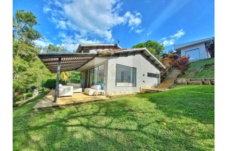 Vende casa campestre Villeta, UrbanLex área 3.023m2 $1.100Millones