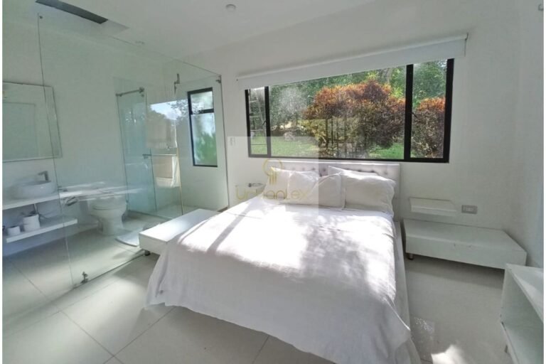 Vende casa campestre Villeta, UrbanLex área 3.023m2 $1.100Millones