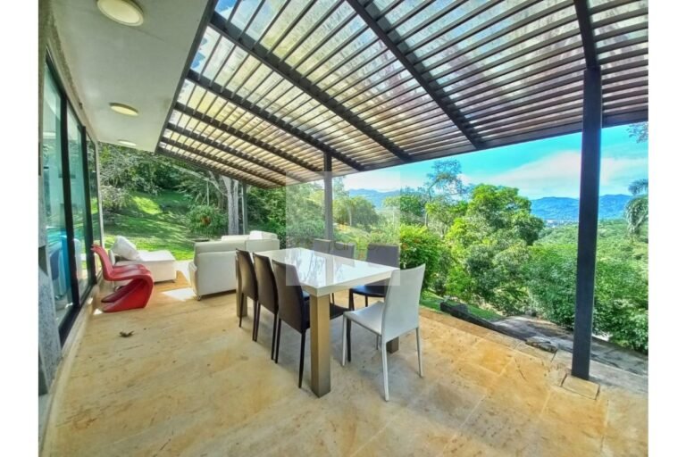 Vende casa campestre Villeta, UrbanLex área 3.023m2 $1.100Millones