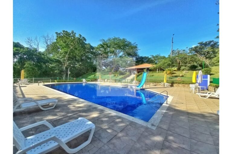 Vende casa campestre Villeta, UrbanLex área 3.023m2 $1.100Millones