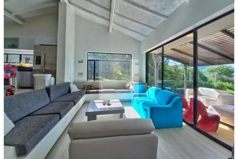 Vende casa campestre Villeta, UrbanLex área 3.023m2 $1.100Millones