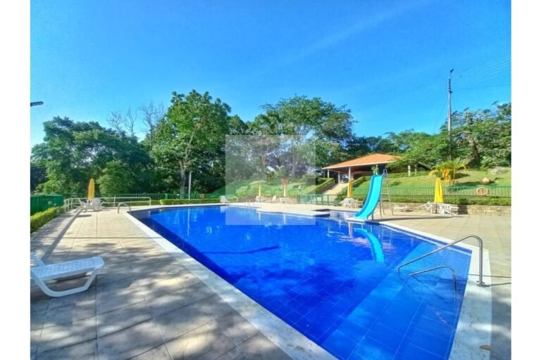 Vende casa campestre Villeta, UrbanLex área 3.023m2 $1.100Millones