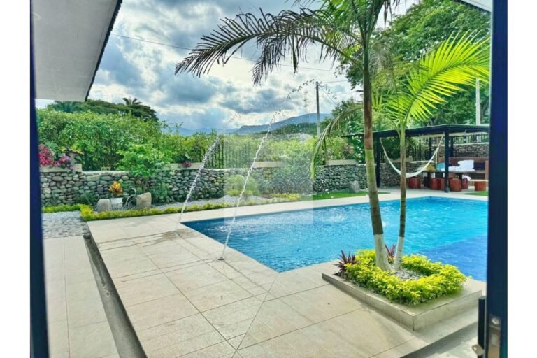 Vende casa campestre Villeta, UrbanLex área 500m2 $1.100Millones