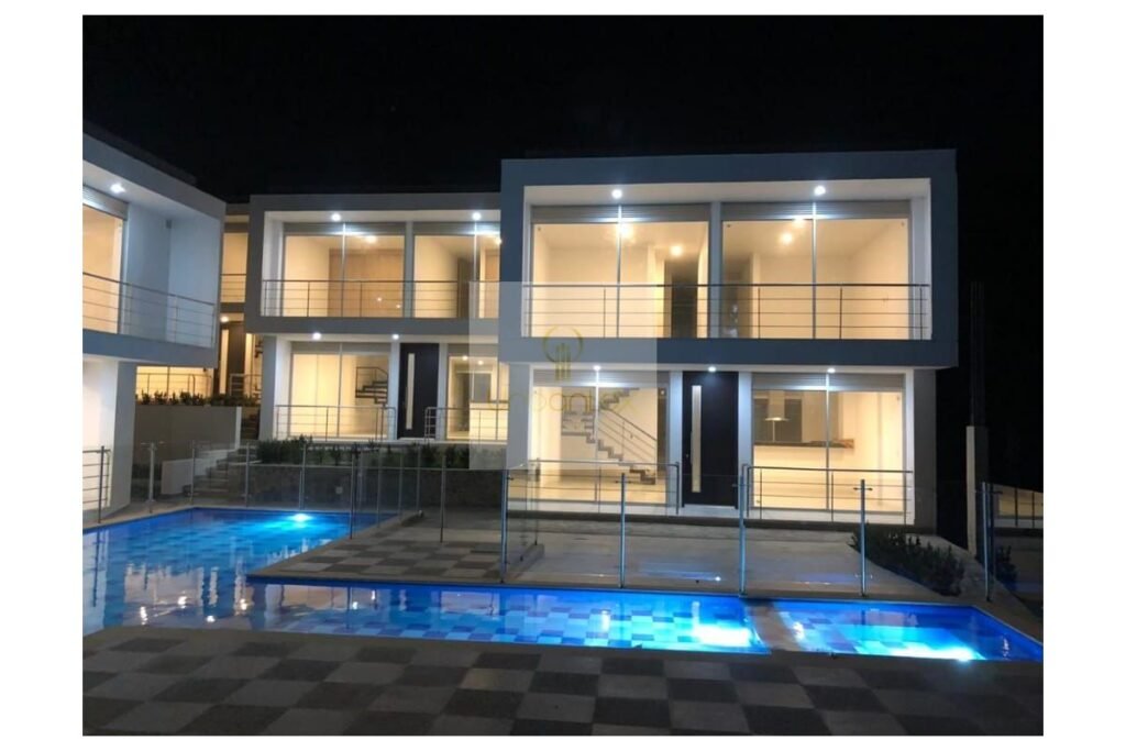 Vende casa Villeta, UrbanLex área 167m2 $640Millones