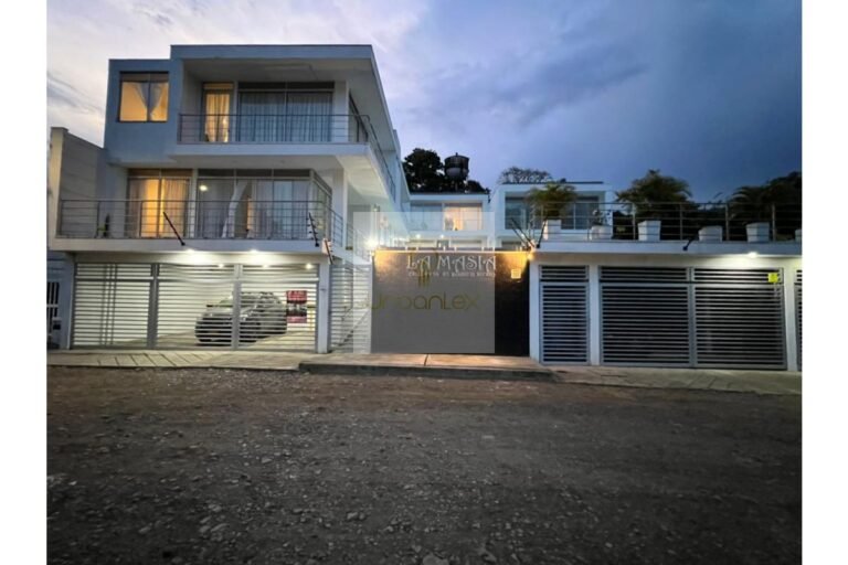 Vende casa Villeta, UrbanLex área 167m2 $640Millones