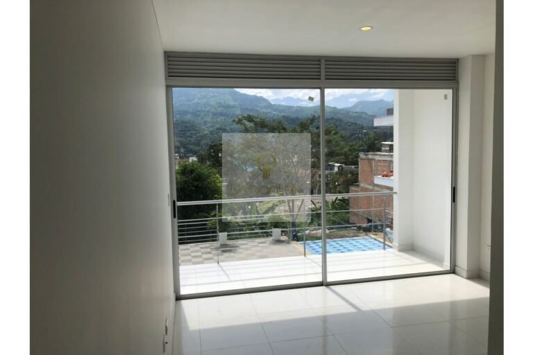 Vende casa Villeta, UrbanLex área 167m2 $640Millones