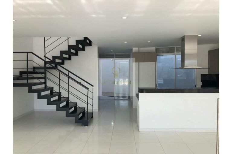 Vende casa Villeta, UrbanLex área 167m2 $640Millones