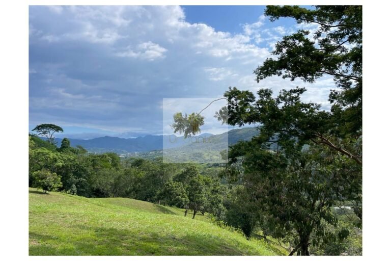 Vende Lote Condominio Villeta, UrbanLex área 2,620m2 $680Millones
