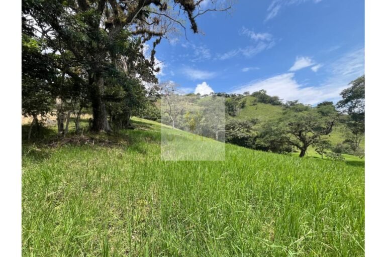Vende Lote Condominio Villeta, UrbanLex área 2,620m2 $680Millones