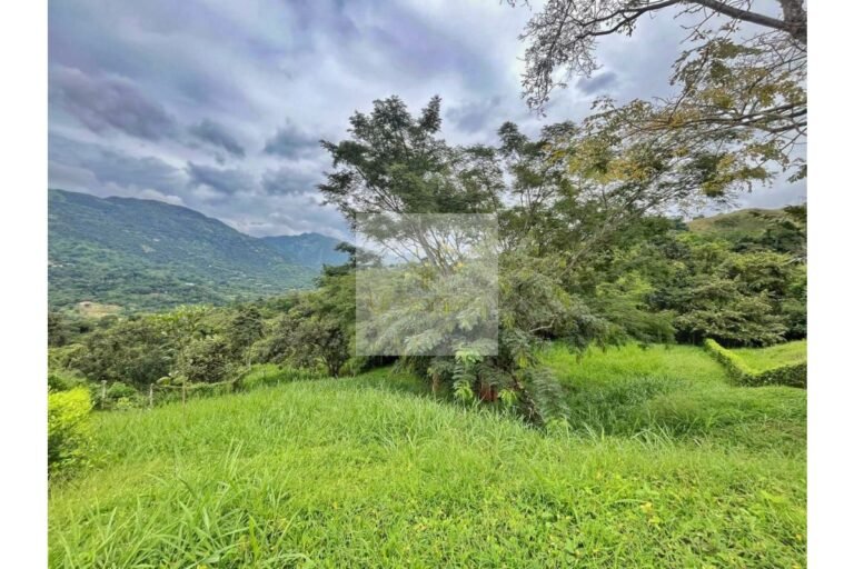 Vende Lote Condominio Villeta, UrbanLex área 2,620m2 $680Millones