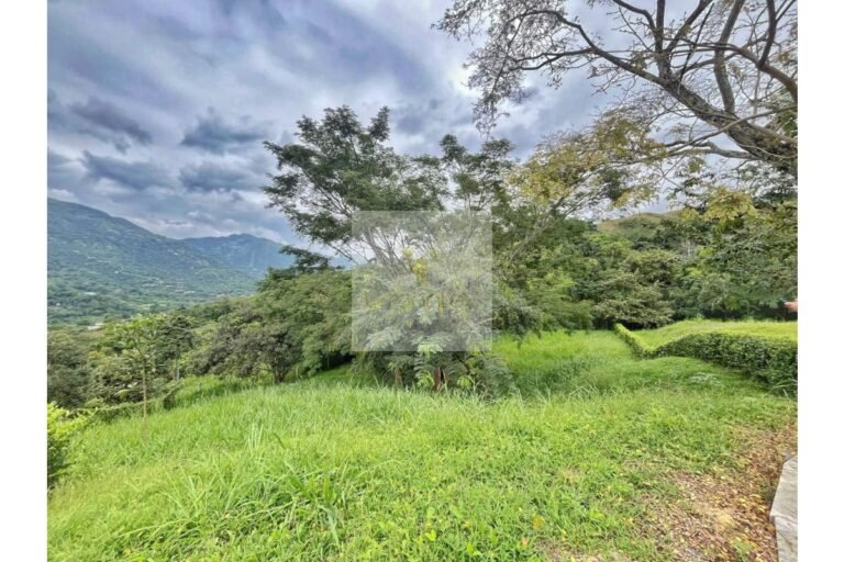 Vende Lote Condominio Villeta, UrbanLex área 2,620m2 $680Millones