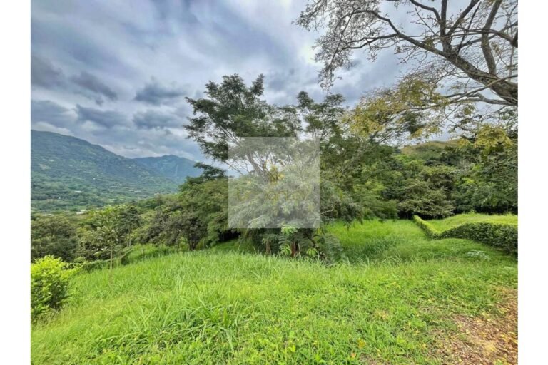 Vende Lote Condominio Villeta, UrbanLex área 2,620m2 $680Millones
