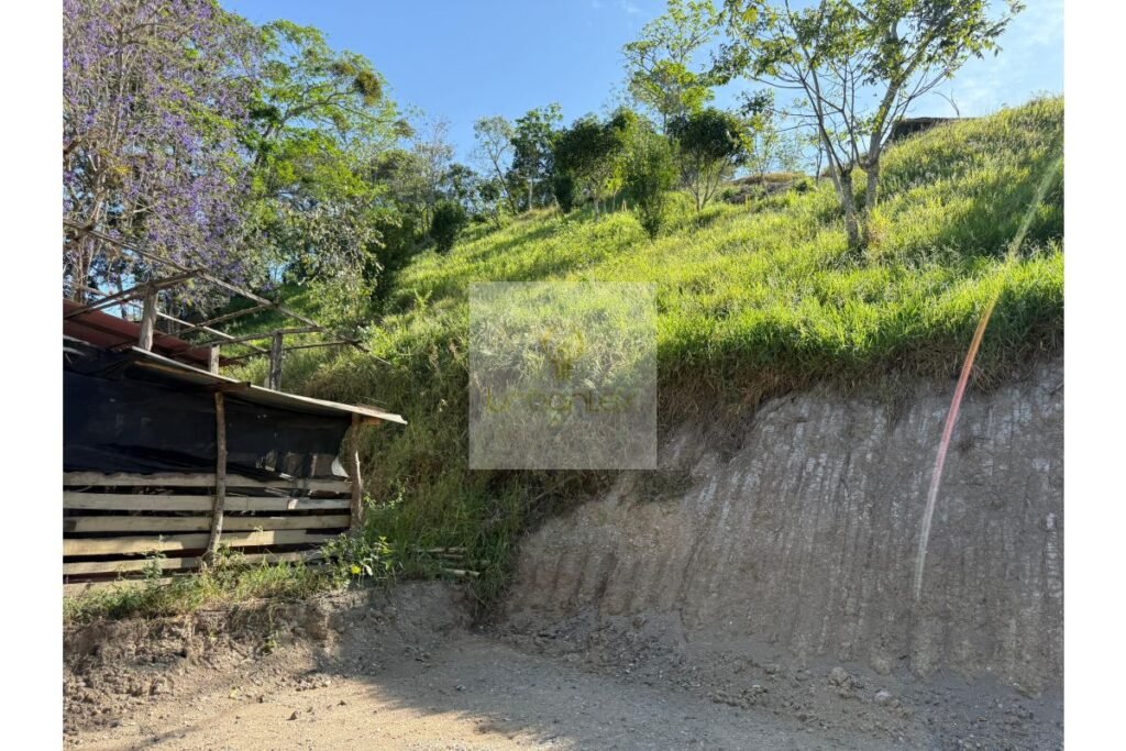 Vende lote Villeta, UrbanLex área 2243m2 $300Millones