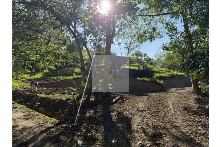 Vende lote Villeta, UrbanLex área 2243m2 $300Millones