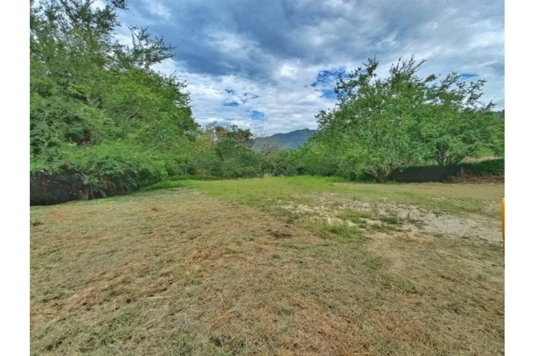 UrbanLex vende lote condominio, Villeta área 2.400m2 $450Millones