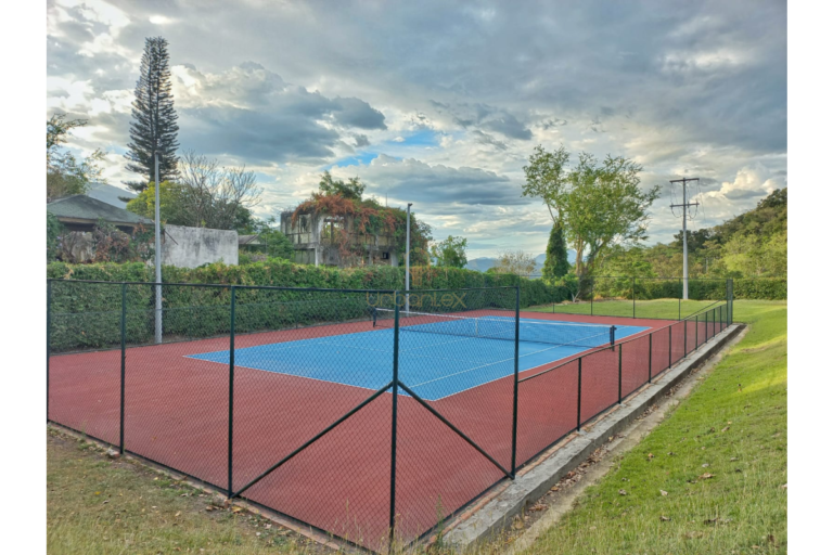 UrbanLex vende lote condominio, Villeta área 2.400m2 $450Millones
