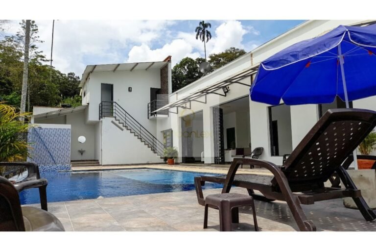 Vende casa vacacional Villeta, UrbanLex área 949m2 $1.180 Millones