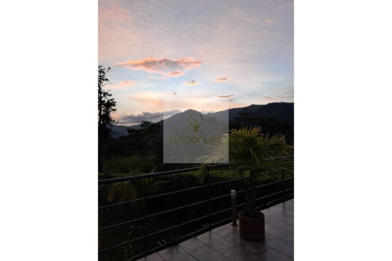 Vende casa vacacional Villeta, UrbanLex área 949m2 $1.180 Millones