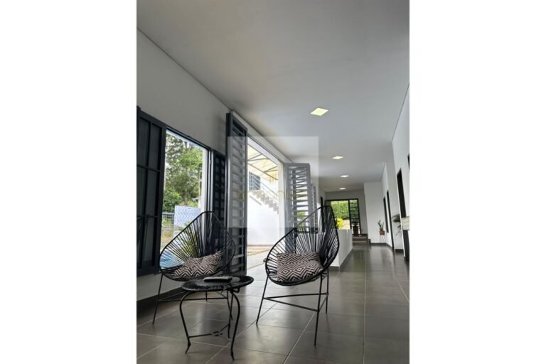 Vende casa vacacional Villeta, UrbanLex área 949m2 $1.180 Millones