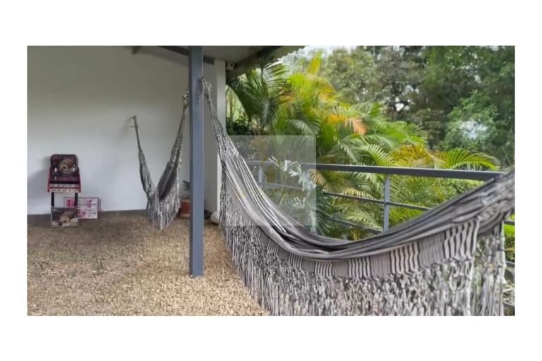 Vende casa vacacional Villeta, UrbanLex área 949m2 $1.180 Millones