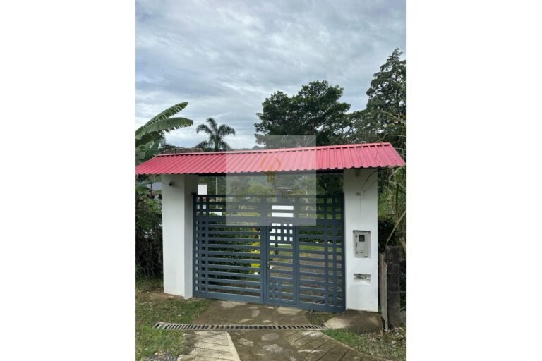 Vende casa vacacional Villeta, UrbanLex área 949m2 $1.180 Millones