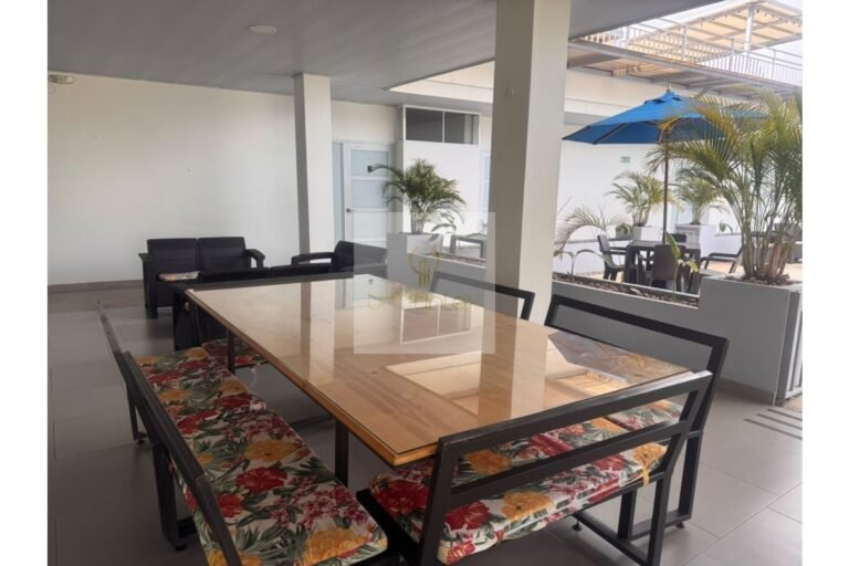 Vende Hotel Villeta, UrbanLex área 4.523m2 $3.500 Millones