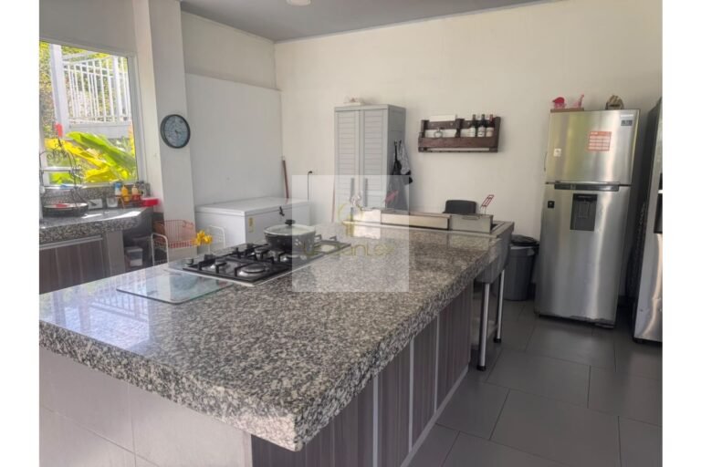 Vende Hotel Villeta, UrbanLex área 4.523m2 $3.500 Millones