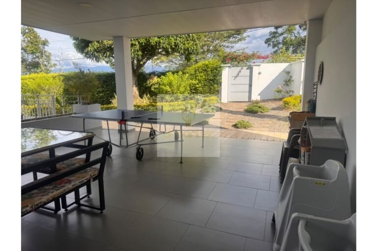 Vende Hotel Villeta, UrbanLex área 4.523m2 $3.500 Millones