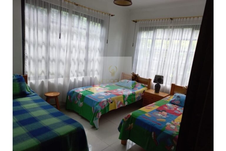 Vende casa campestre Villeta, UrbanLex área 330m2 $330millones
