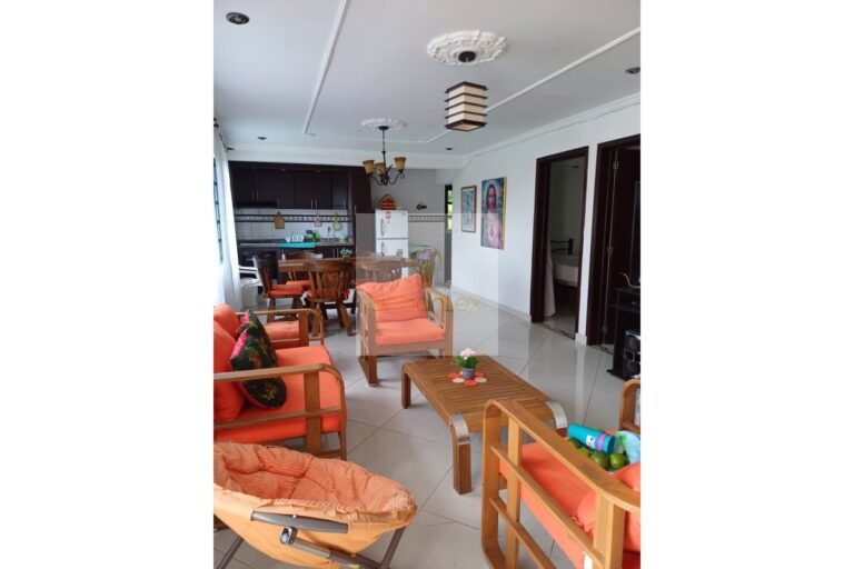 Vende casa campestre Villeta, UrbanLex área 330m2 $330millones