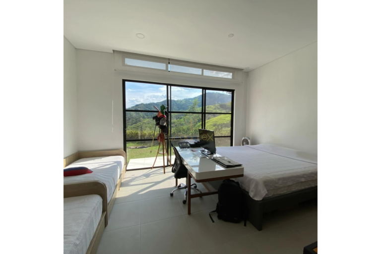 UrbanLex vende finca, Villeta área 10.254m2 $1.850Millones