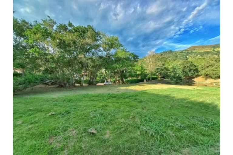 UrbanLex vende lote condominio, Villeta área 2.400m2 $450Millones