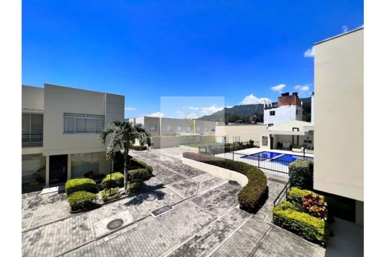 Vende casa conjunto Villeta, UrbanLex área 163m2 $480Millones