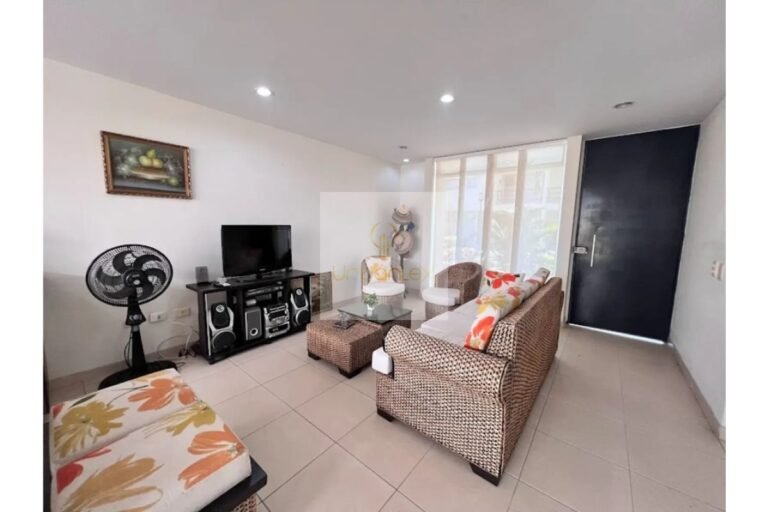 Vende casa conjunto Villeta, UrbanLex área 163m2 $480Millones