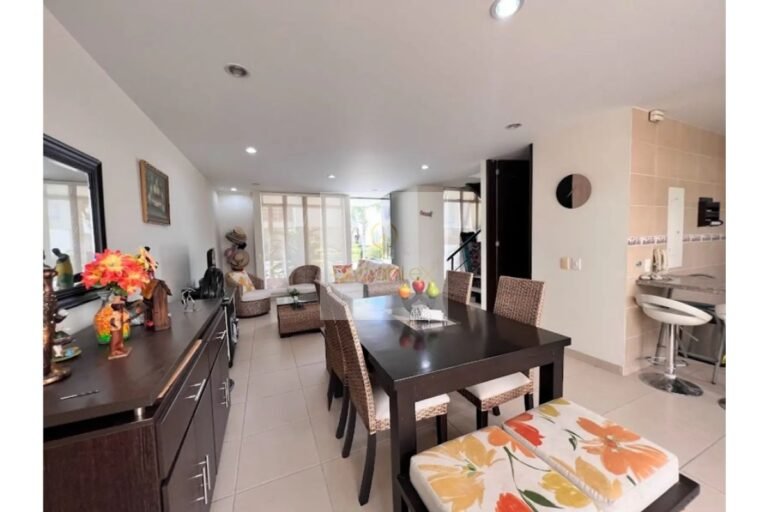 Vende casa conjunto Villeta, UrbanLex área 163m2 $480Millones