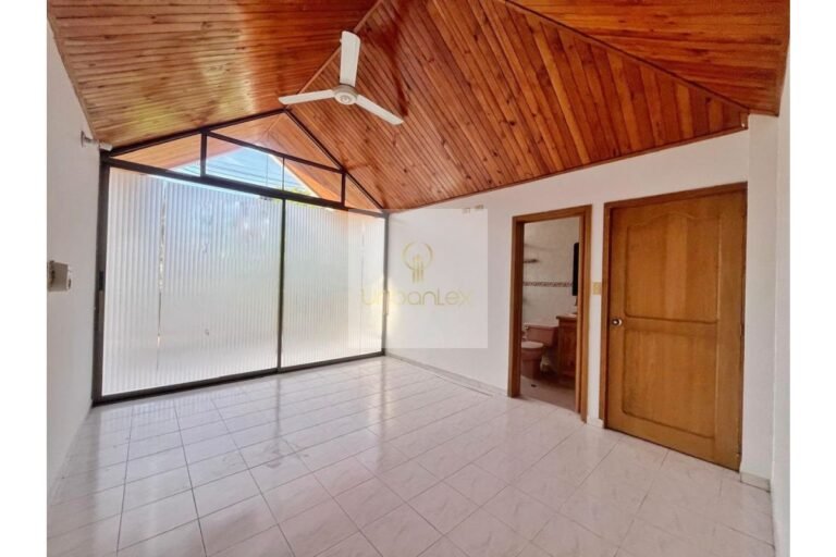 Vende casa en unidad residencial Villeta, UrbanLex área 128m2 $720Millones