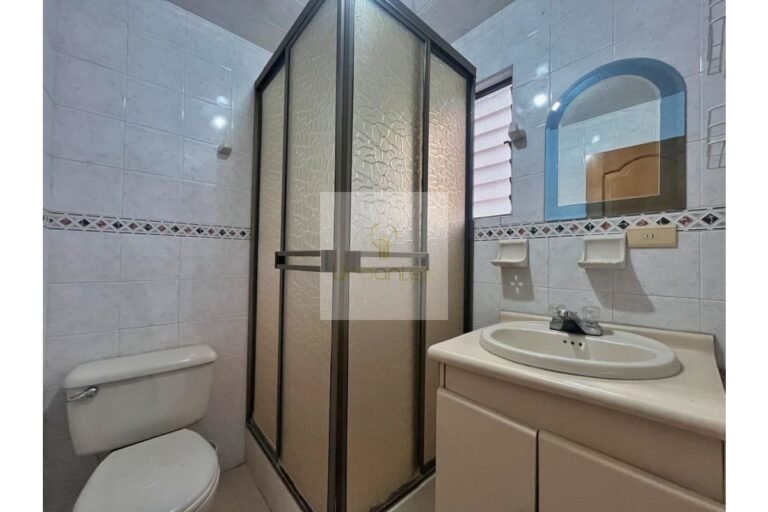 Vende casa en unidad residencial Villeta, UrbanLex área 128m2 $720Millones