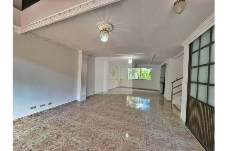 Vende casa en unidad residencial Villeta, UrbanLex área 128m2 $720Millones