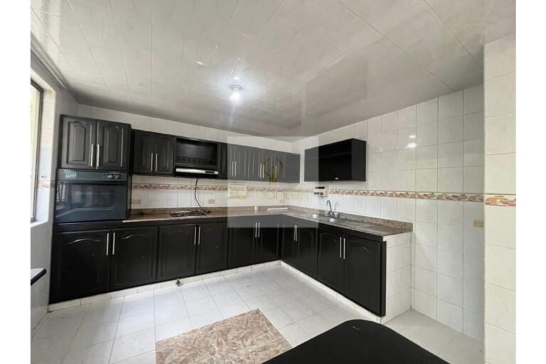 Vende casa en unidad residencial Villeta, UrbanLex área 128m2 $720Millones