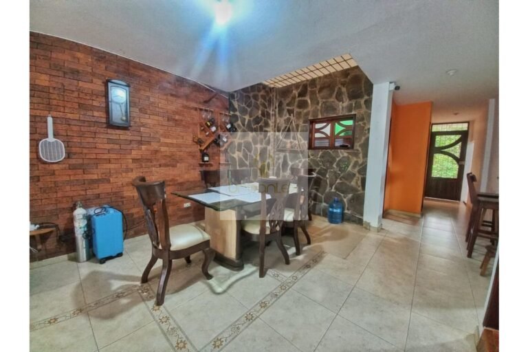 Vende casa Villeta, UrbanLex área 210m2 $700Millones