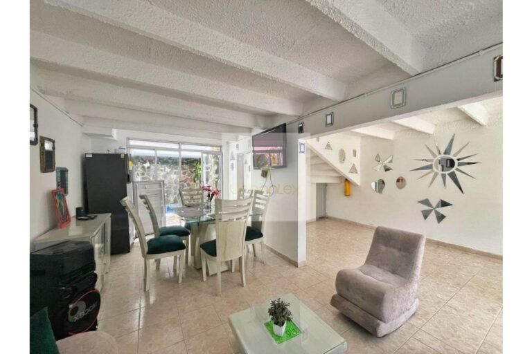 Vende casa Villeta, UrbanLex área 130m2 $420Millones
