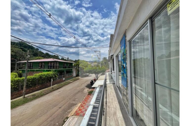Vende casa Villeta, UrbanLex área 130m2 $420Millones