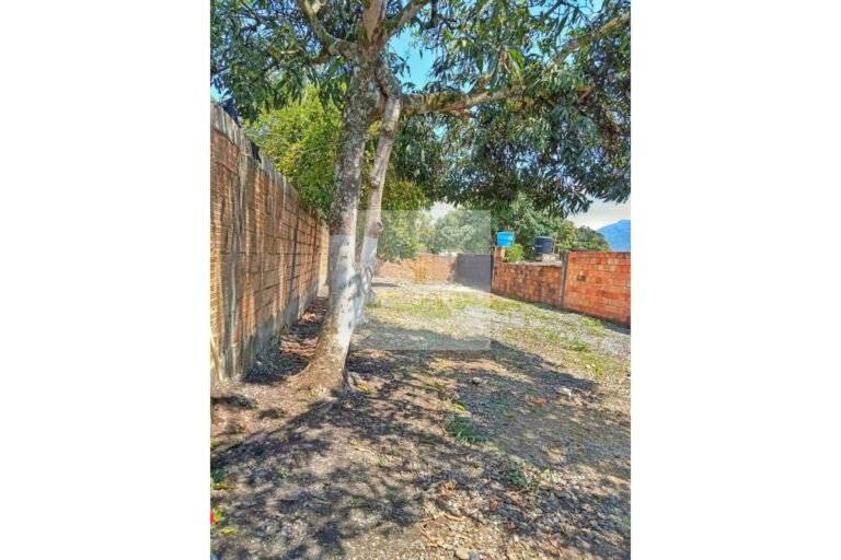 Vende lote urbano Villeta, UrbanLex área 350m2 $450Millones