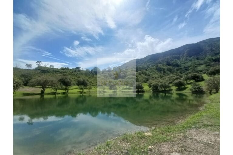 Vende lote Villeta, UrbanLex área 1.700m2 $320Millones