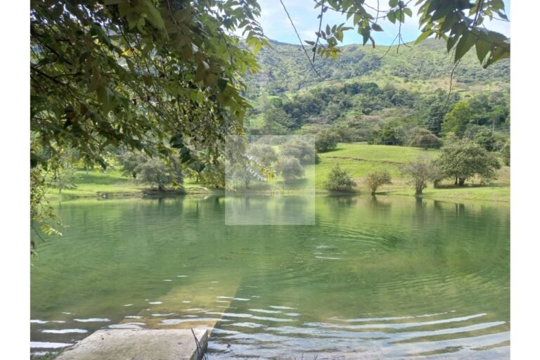 Vende lote Villeta, UrbanLex área 1.700m2 $320Millones