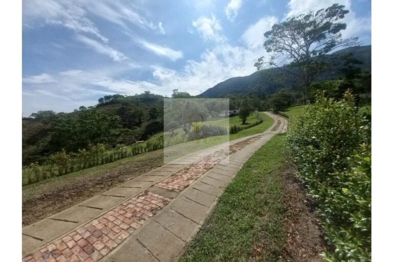 Vende lote Villeta, UrbanLex área 1.700m2 $320Millones